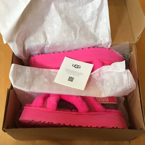 UGG | Disco Open-Toe Slip-On Platform Cross Slide - Picture 14 of 14